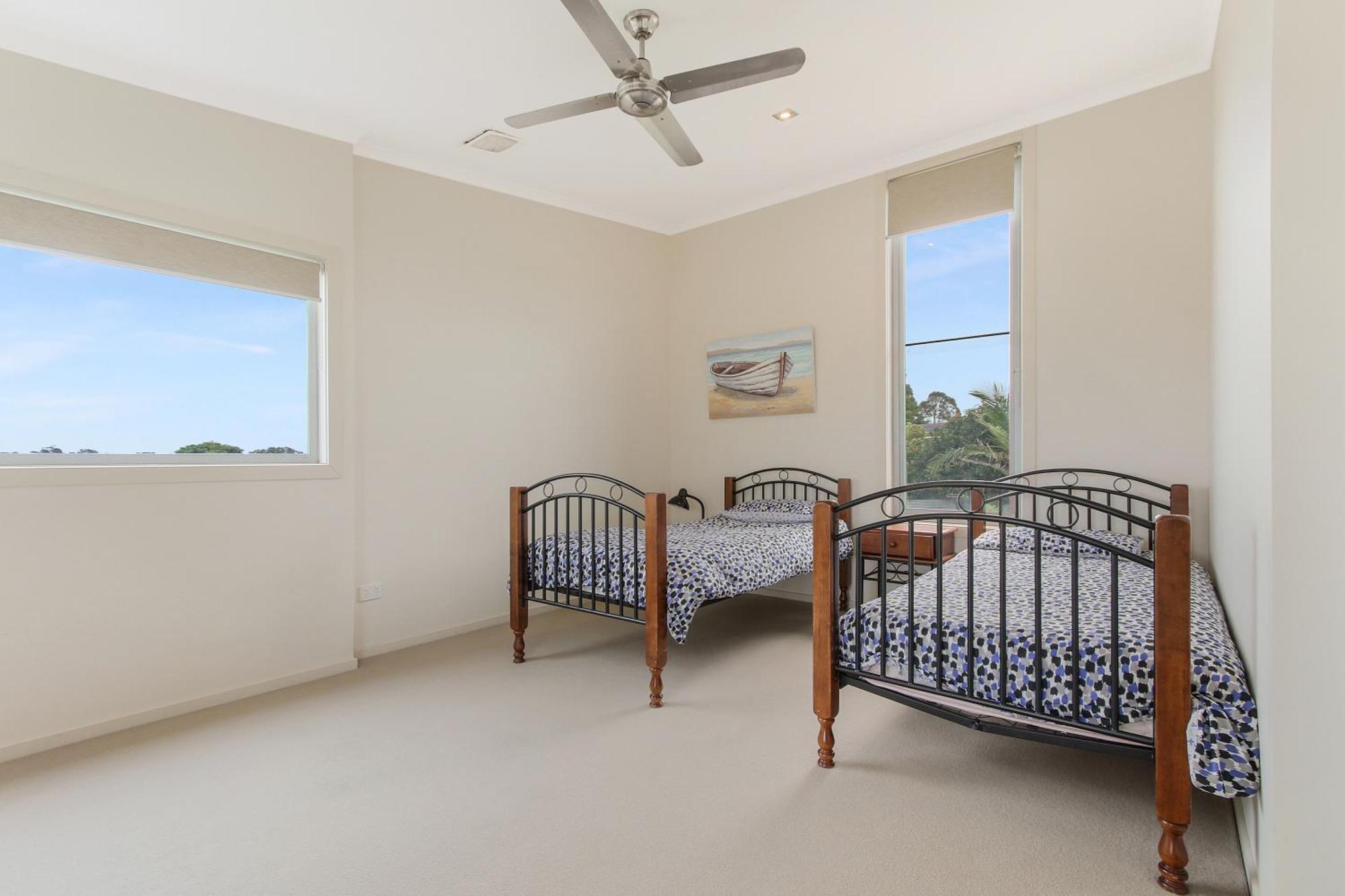 Nautilus Lakes Entrance Exterior foto